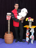 magicien ventriloque pour organisation arbre de noel et spectacle anniversaire d'enfant